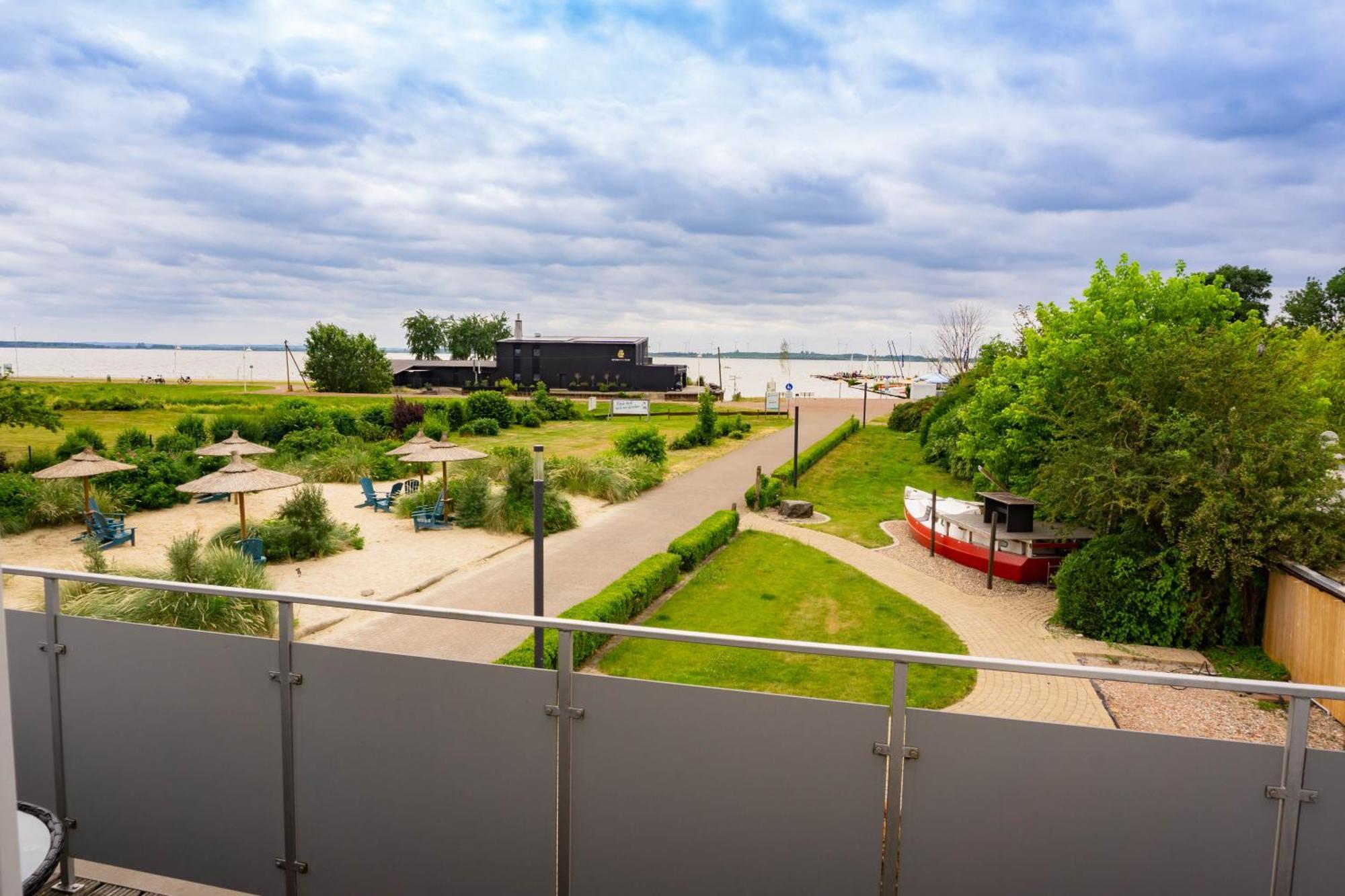 Ferienwohnung Haus Strandglueck - Urlaub Mit Blick Auf Den Duemmer See Lembruch Exterior foto